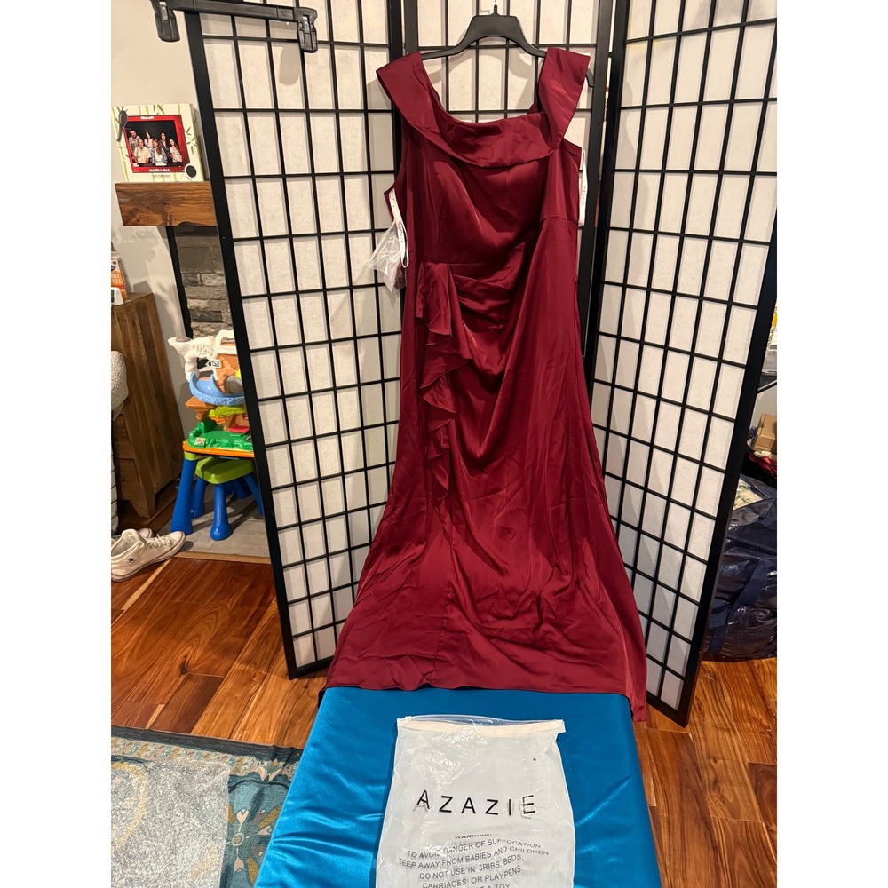 🍷 Azazie Hamptons Cabernet Formal Gown A22 / US 22